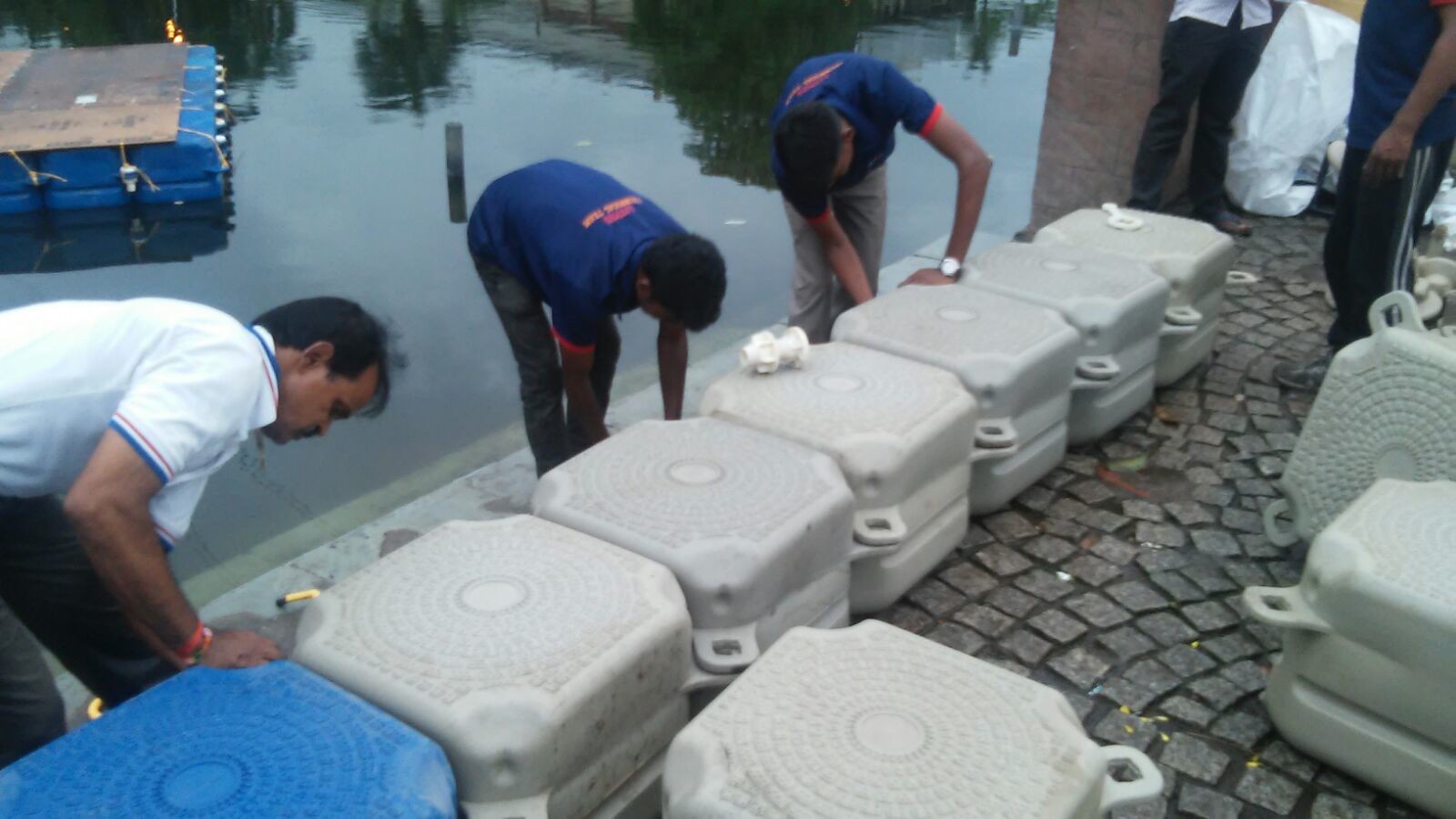 incodock floating cubes assembly